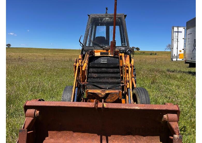 CASE 580C Backhoe