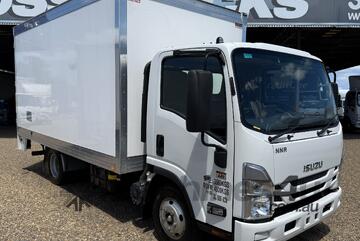 2023 Isuzu NNR 45-150 Pantech & Loader