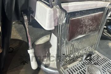 Classic Vintage Barbers Chair