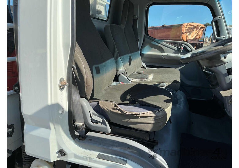 2010 Mitsubishi Canter Service Body