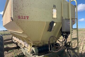 2021 Marshall 912T Dry Spin Spreaders