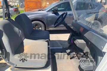 2008 Columbia Electric Utility Vehicle