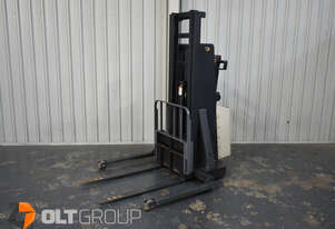 Crown MT20 Electric Walkie Stacker Forklift Late Model Tidy Machine