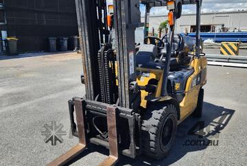 3T CAT Forklift