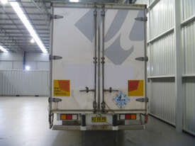 2002 Mack MV12 Taut Liner  - picture2' - Click to enlarge