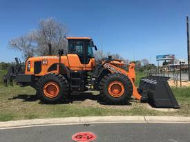 2019 17 TON WHEEL LOADER YX657 - picture1' - Click to enlarge