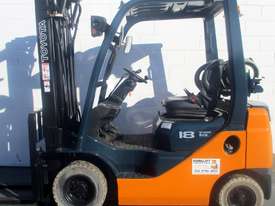 Toyota 1.8 ton 5 meter Container mast forklift - picture0' - Click to enlarge