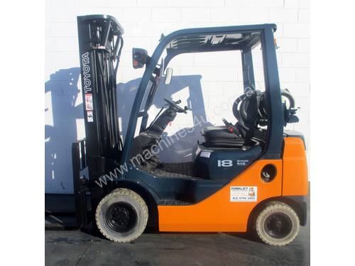 Toyota 1.8 ton 5 meter Container mast forklift