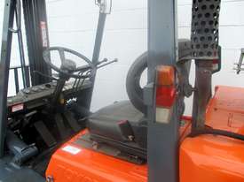 Toyota FGC35 3.5 ton forklift - picture2' - Click to enlarge