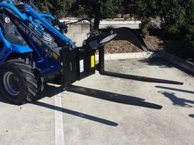 MULTIONE 6.3s High Speed Mini Loader - picture2' - Click to enlarge