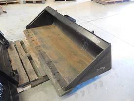 1850mm GP bucket 0.44 Cube for Skid Steer ATT4IN1 - picture0' - Click to enlarge