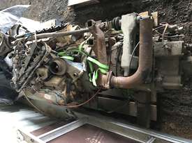 Cat V636/3208 engine+ roadranger gearbox complete - picture0' - Click to enlarge