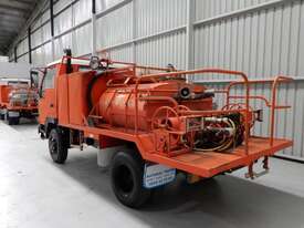 Mitsubishi Canter Water truck Truck - picture1' - Click to enlarge