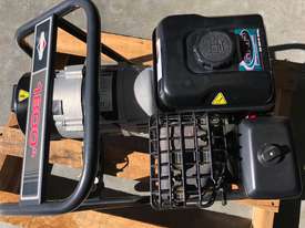 BRIGGS & STRATTON Continuous Power - picture1' - Click to enlarge
