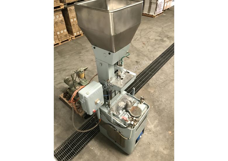 Used 1972 bertolaso Bottle corking machine Bottling Equipment in