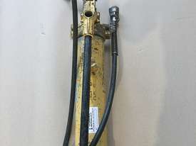 Enerpac Hydraulic P80 Hand Pump Two Speed Steel Body - picture0' - Click to enlarge