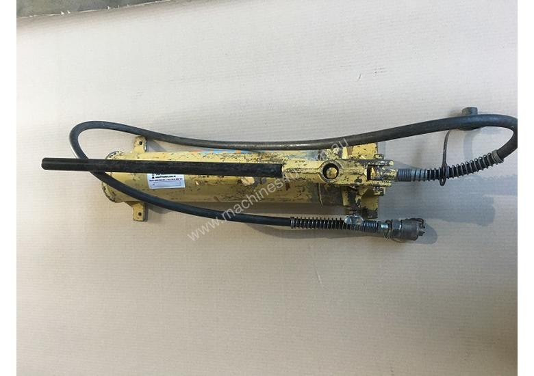 caption Enerpac Hydraulic P80 Hand Pump Two Speed Steel Body