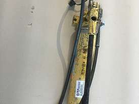 Enerpac Hydraulic P80 Hand Pump Two Speed Steel Body - picture1' - Click to enlarge