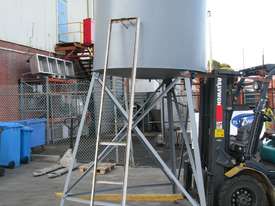 Diesel Fuel Holding Storage Tank - 2000L - picture2' - Click to enlarge