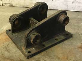 HEAD BRACKET TO SUIT 4-6T EXCAVATOR D968 - picture1' - Click to enlarge