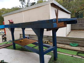 Welding bench with swivle vice - picture0' - Click to enlarge