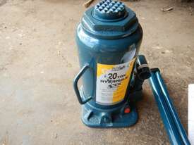 Unused 20 Ton Bottle Jack - 3836-49 - picture0' - Click to enlarge