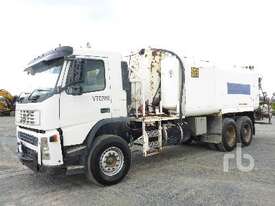 VOLVO FM12 Fuel & Lube Truck - picture2' - Click to enlarge