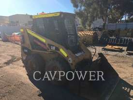 CATERPILLAR 226B3LRC Skid Steer Loaders - picture2' - Click to enlarge