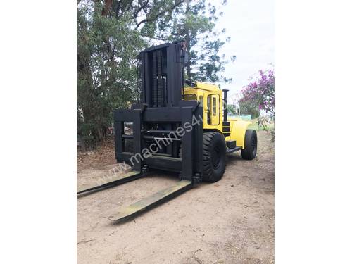 Hyster H520B  Two Stage Mast