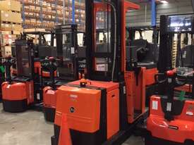 BT FORKLIFTS OME100M - picture2' - Click to enlarge