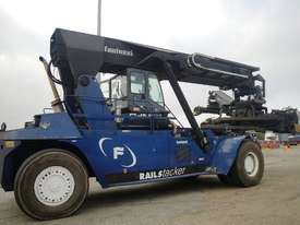 FANTUZZI  Reach Stacker - picture0' - Click to enlarge