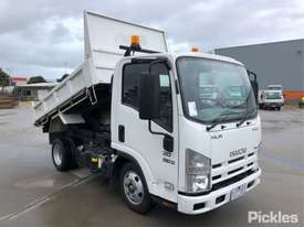 2011 Isuzu NLR 200 Short - picture5' - Click to enlarge