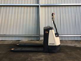 Electric Forklift Walkie Pallet WP Series 2009 Warranty and Crown Services included - picture0' - Click to enlarge