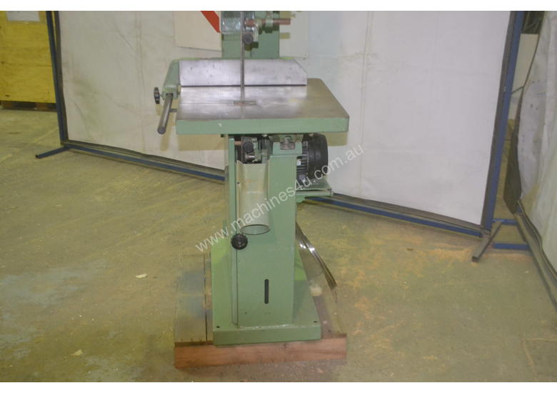 caption Italian Woodworking bandsaw 240V
