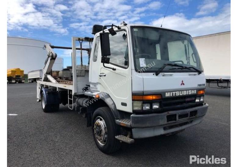 caption 1998 Mitsubishi Fighter