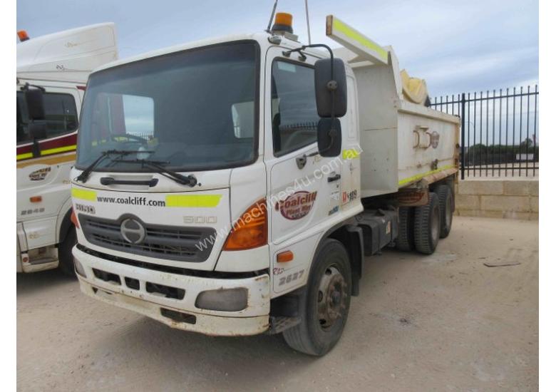 caption 2007 HINO FM 500 2627 EURO 5 TIPPER TRUCK