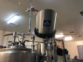 Rotary Filler and Capper - picture1' - Click to enlarge