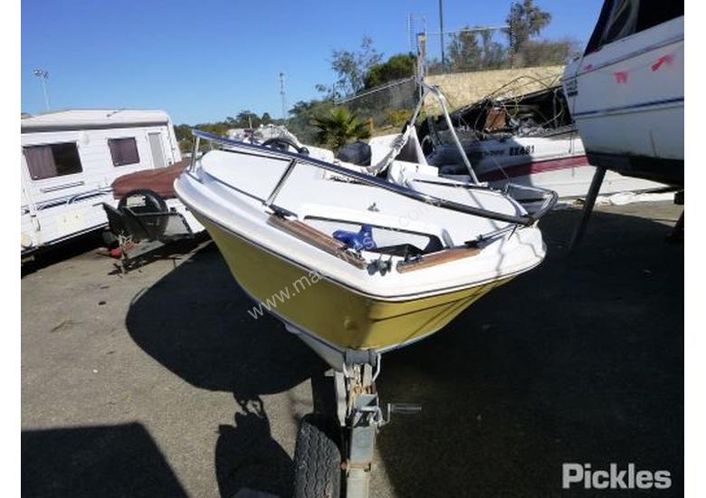caption Fraser Boats Australia Runabout RV
