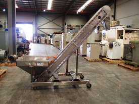 Incline Cleated Belt Conveyor - picture0' - Click to enlarge