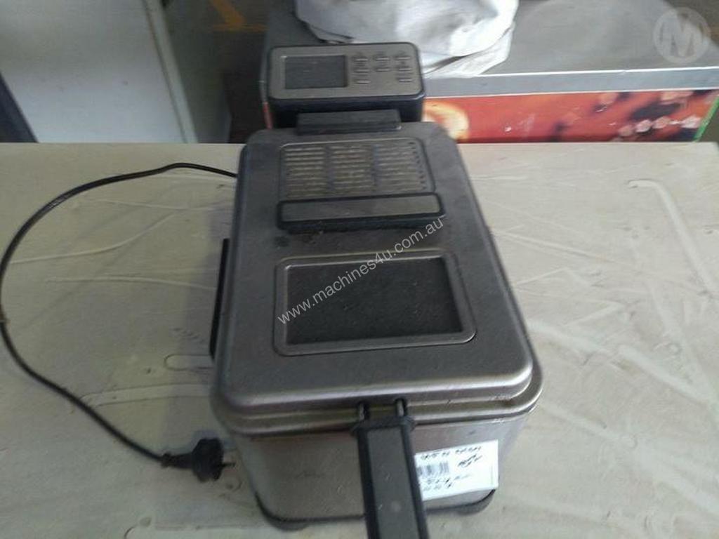 Used Homemaker Homemaker Deep Fryer ON Counter Fryer in , Listed on