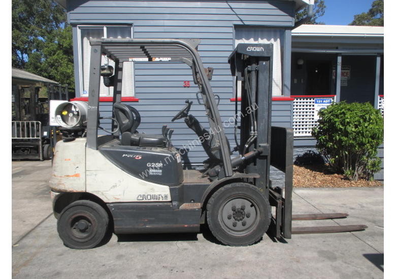 caption 2.5 ton Crown Container Mast Used Forklift