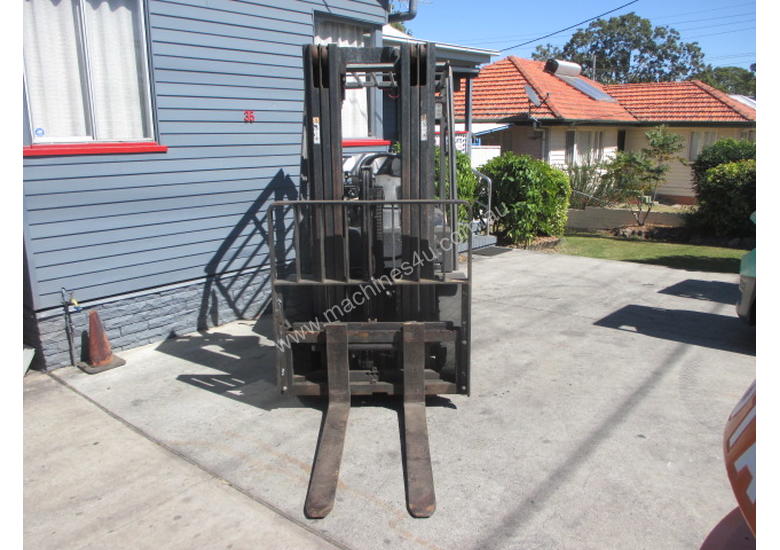 caption 2.5 ton Crown Container Mast Used Forklift