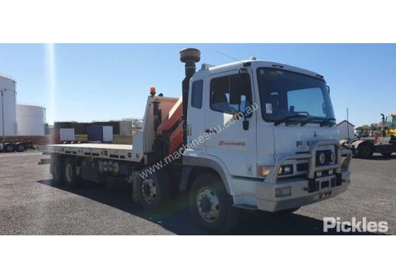 caption 2010 Mitsubishi FS500