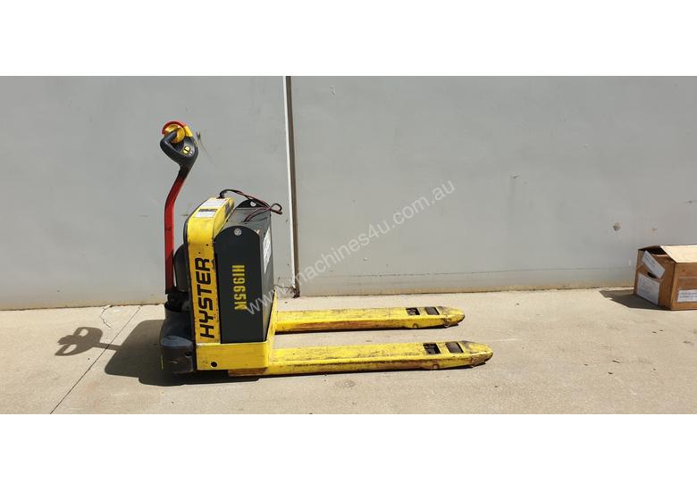 caption 1.8T Battery Electric Pallet Truck