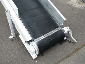 Incline Motorised Belt Conveyor - 2.85m long - picture0' - Click to enlarge
