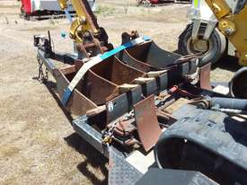 Mini Excavator on trailer - picture2' - Click to enlarge