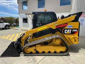 2016 Caterpillar 299D2 Skid Steer - picture0' - Click to enlarge