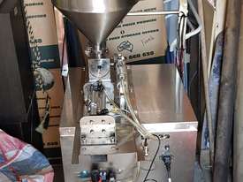 Automatic sachet packaging machine - picture0' - Click to enlarge