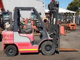 Nissan 2500kg LPG Forklift with 3700mm Two Stage Mast - picture0' - Click to enlarge