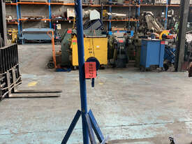 Winch Lift minimum height 195cm Maximum Height 3m on castor wheels - picture2' - Click to enlarge